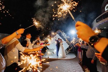Первая ночь в статусе мужа и жены – момент, который останется с Вами навсегда.